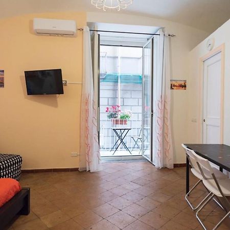 Napoli Centro Apartment A Balcony In The Heart Of 나폴리 외부 사진