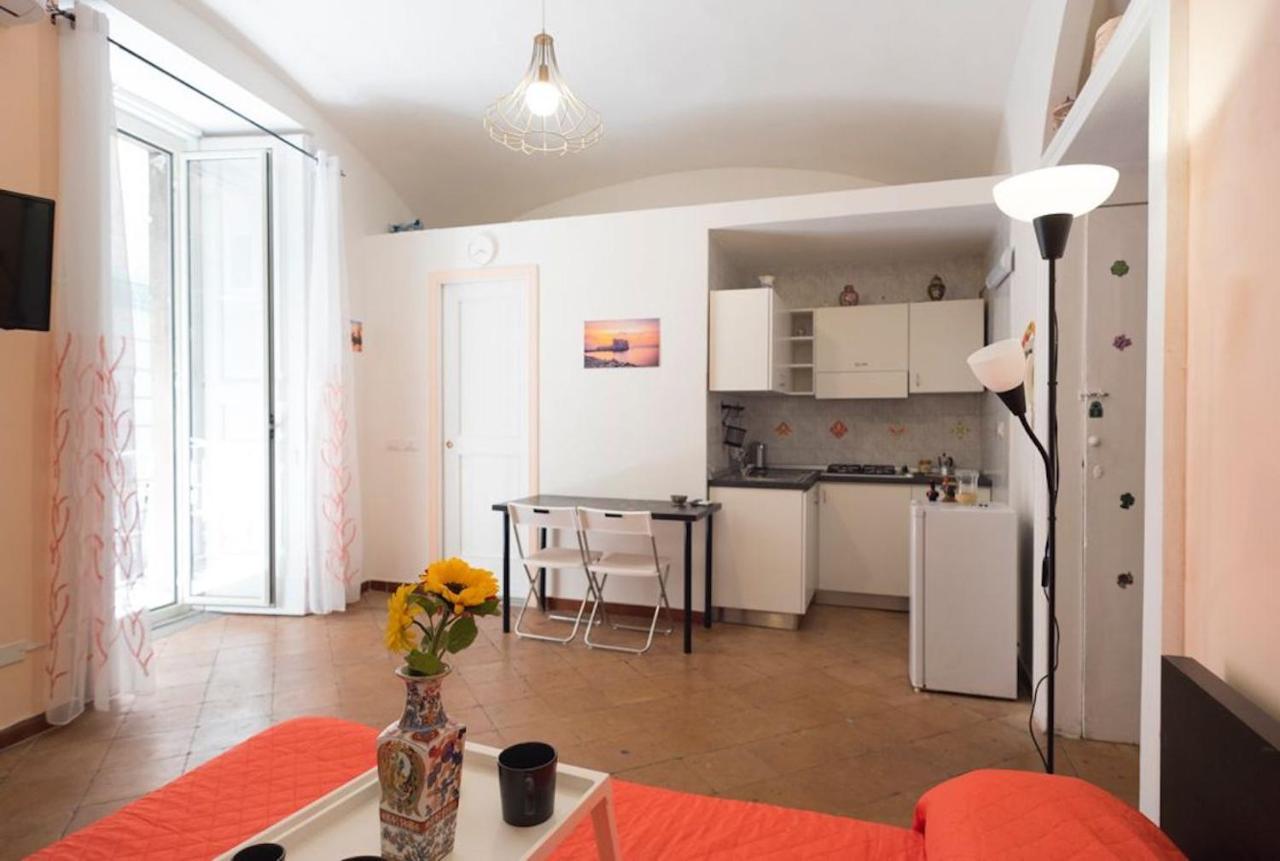 Napoli Centro Apartment A Balcony In The Heart Of 나폴리 외부 사진
