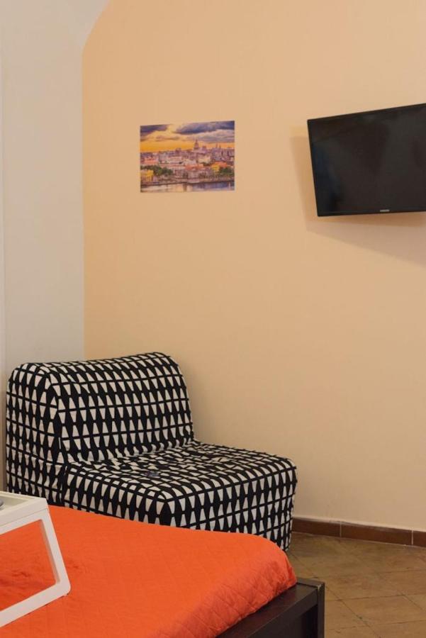Napoli Centro Apartment A Balcony In The Heart Of 나폴리 외부 사진